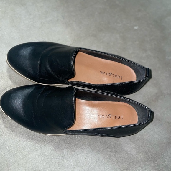 Flats - Picture 2 of 3